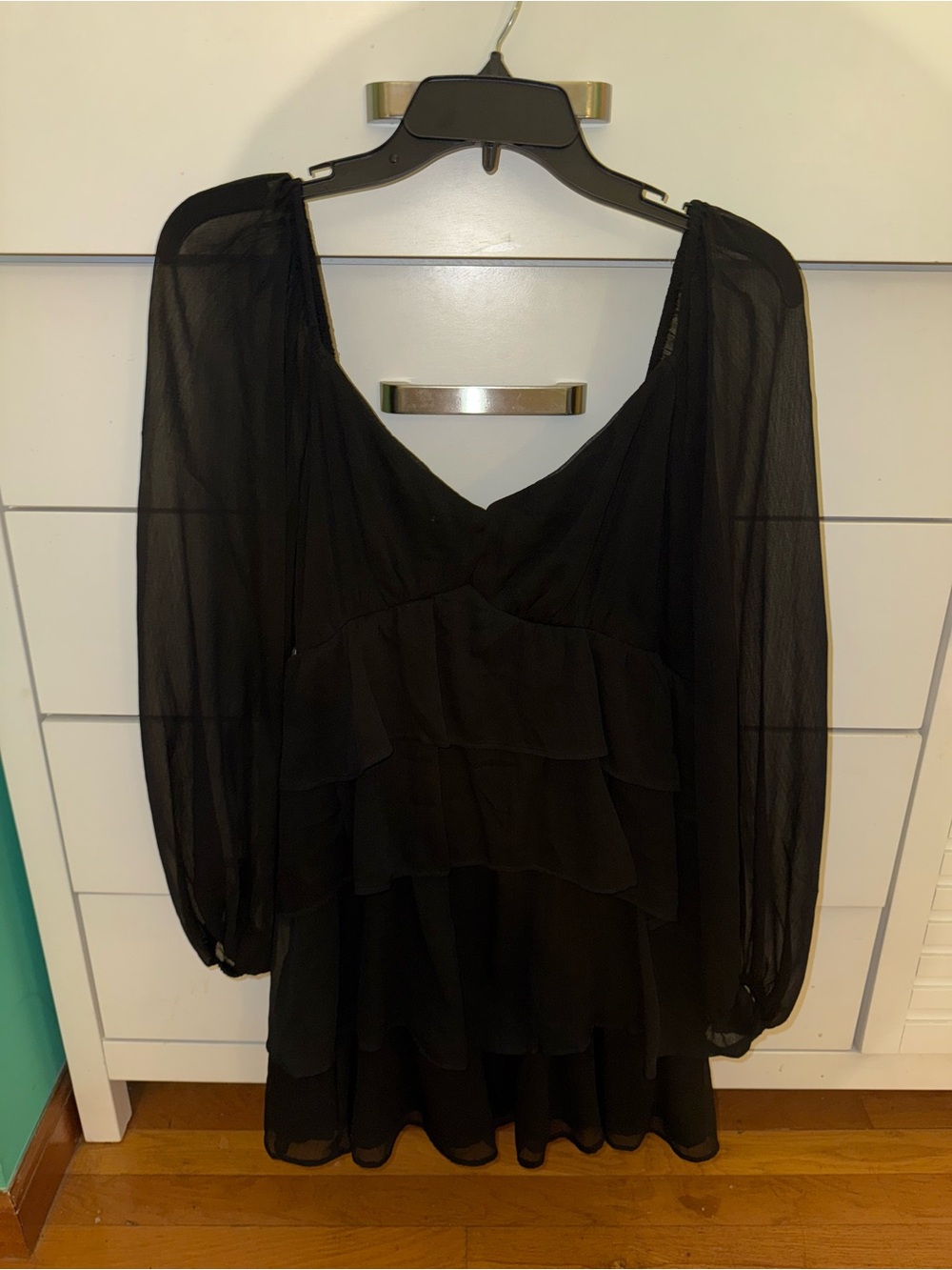 Abercrombie & Fitch Black Long-Sleeve Tiered Chiffon Dress